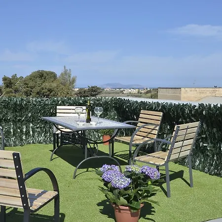 בית נופש Stagnone House בירג'י וקי