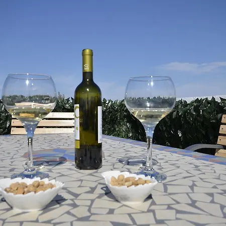 בית נופש Stagnone House בירג'י וקי